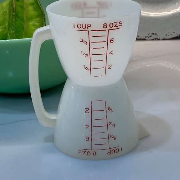 Vintage Classic Tupperware Double Measuring Cup - Picture 10 of 14